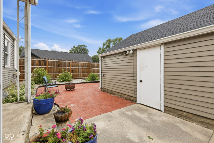 Listing Image 11