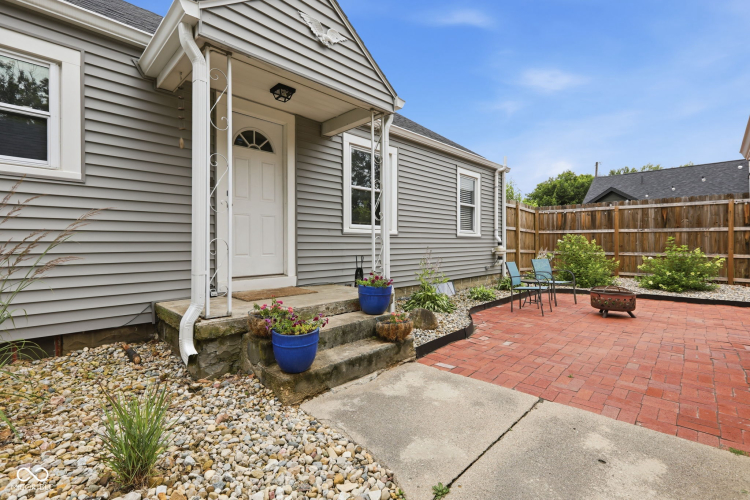 Listing Image 12
