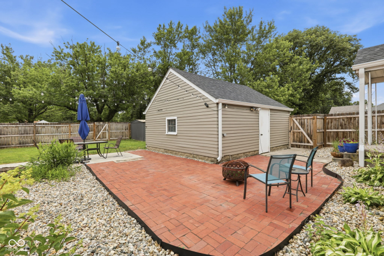 Listing Image 16