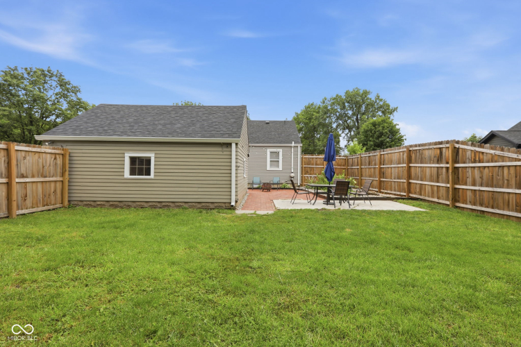 Listing Image 17