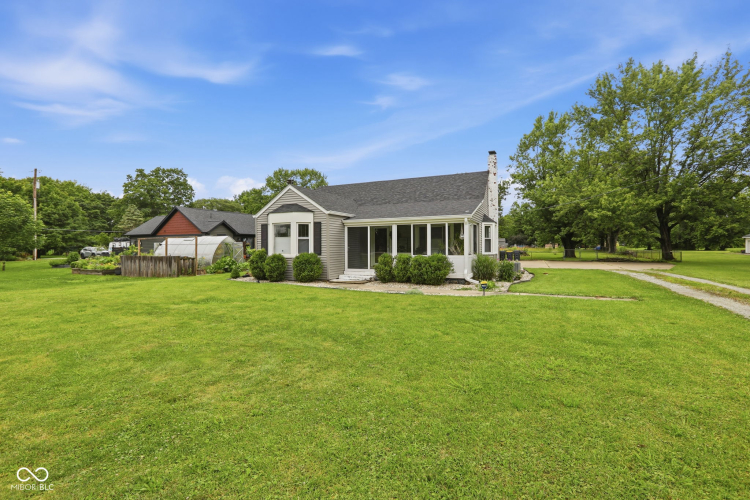 Listing Image 7