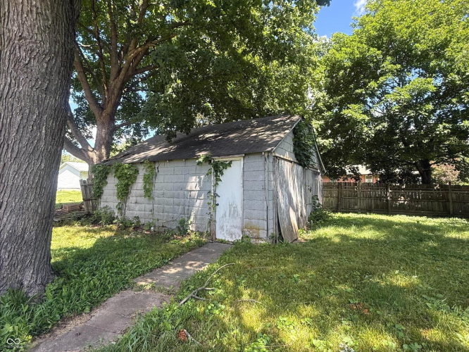 Listing Image 8