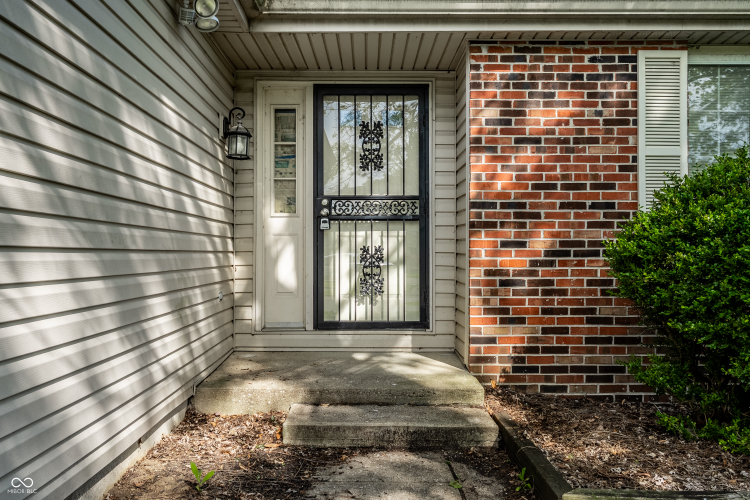 Listing Image 4