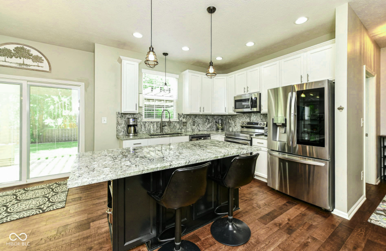 Listing Image 8