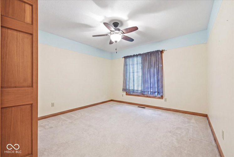 Listing Image 27
