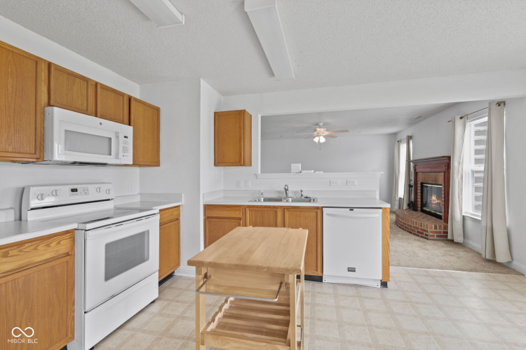 Listing Image 17