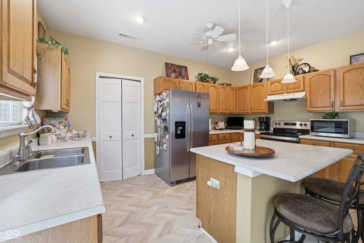 Listing Image 14