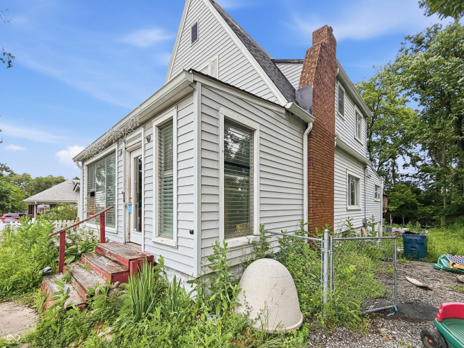 Listing Image 3