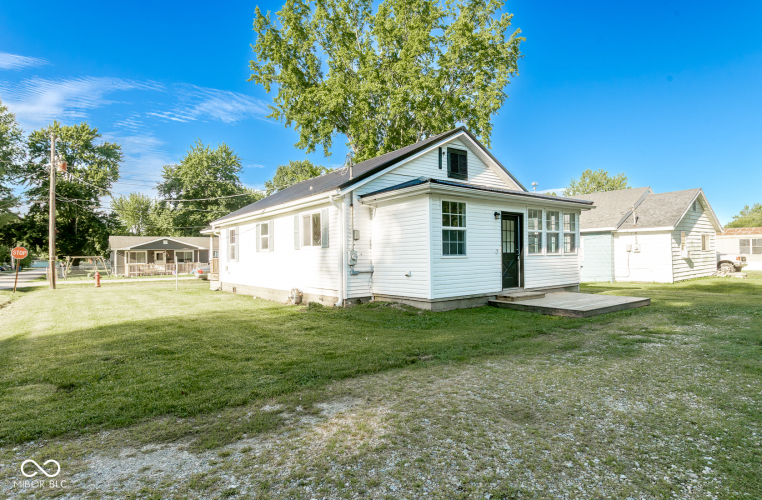 Listing Image 4