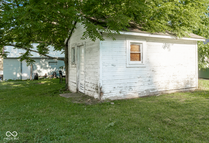 Listing Image 5