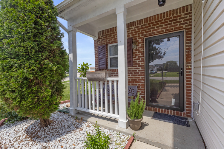 Listing Image 5