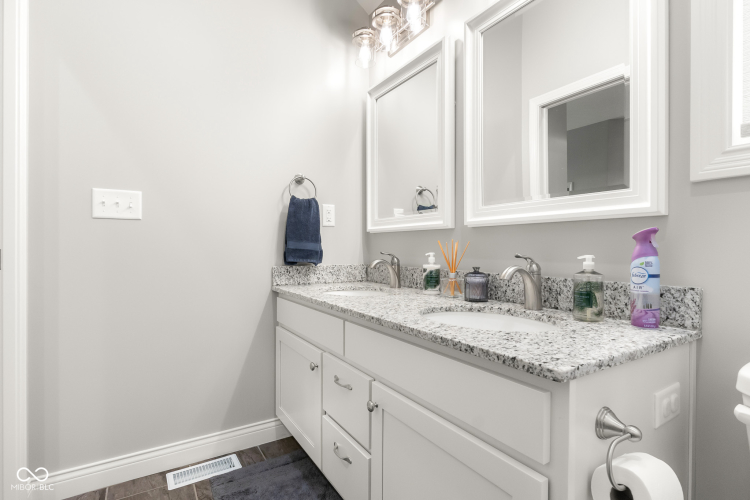 Listing Image 55