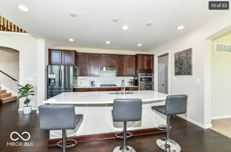 Listing Image 9