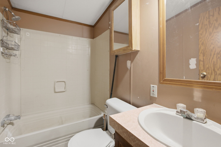 Listing Image 20