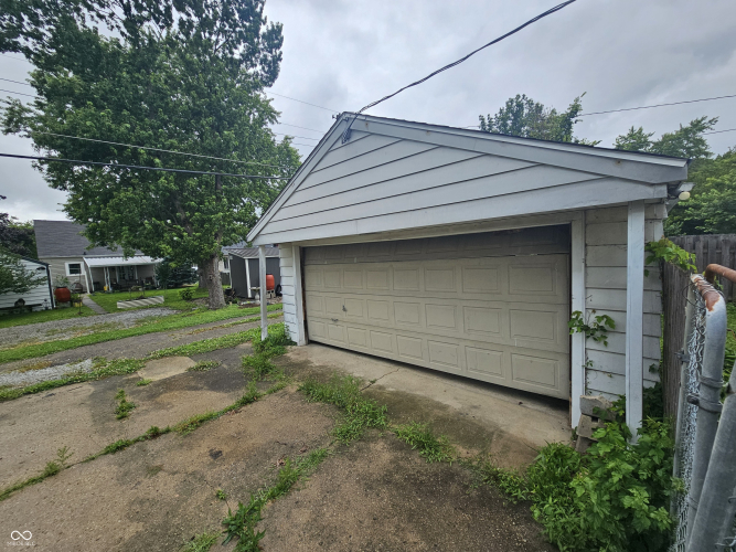 Listing Image 3