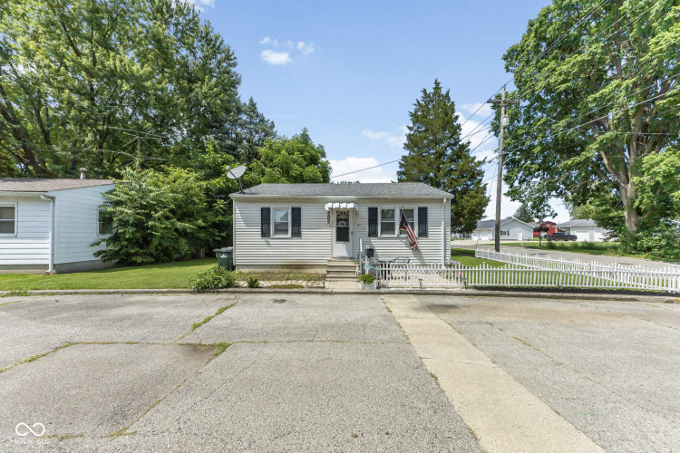 Listing Image 6
