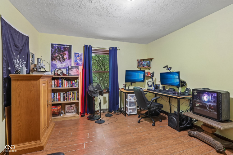 Listing Image 25