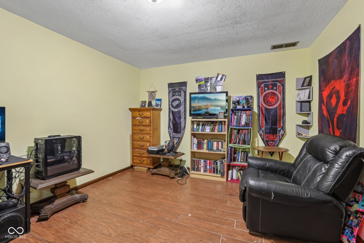 Listing Image 27