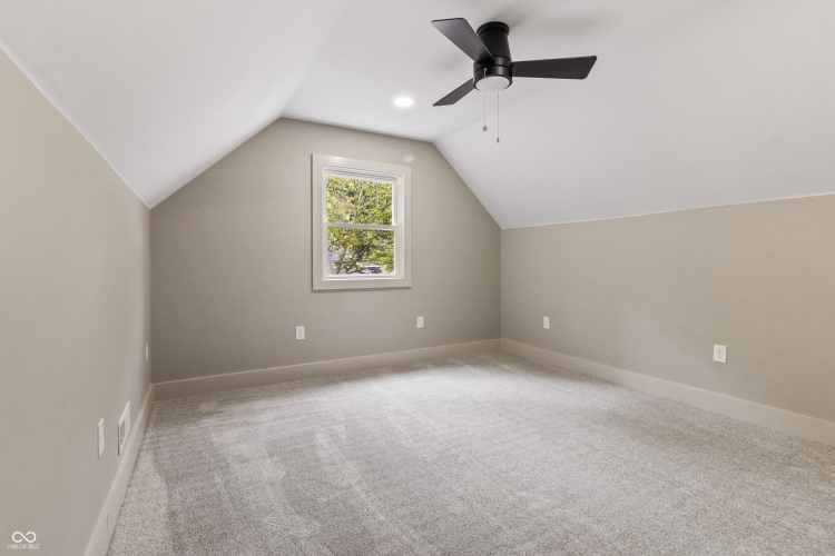 Listing Image 54