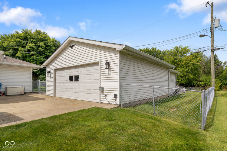 Listing Image 46