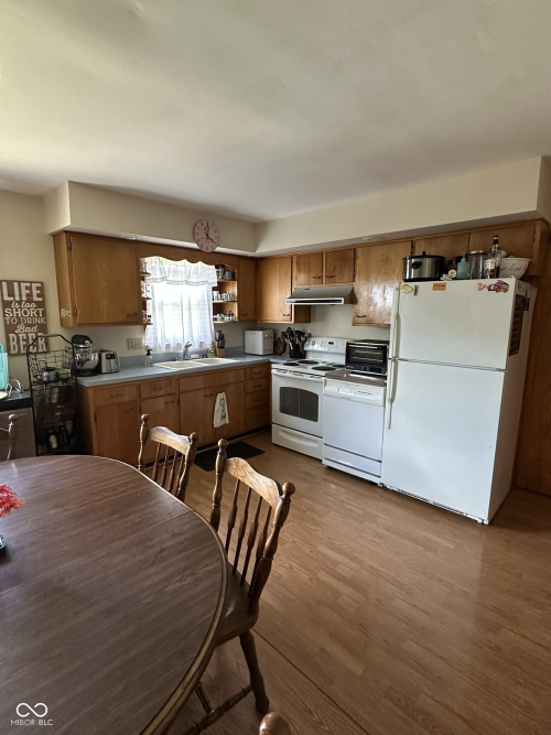 Listing Image 18