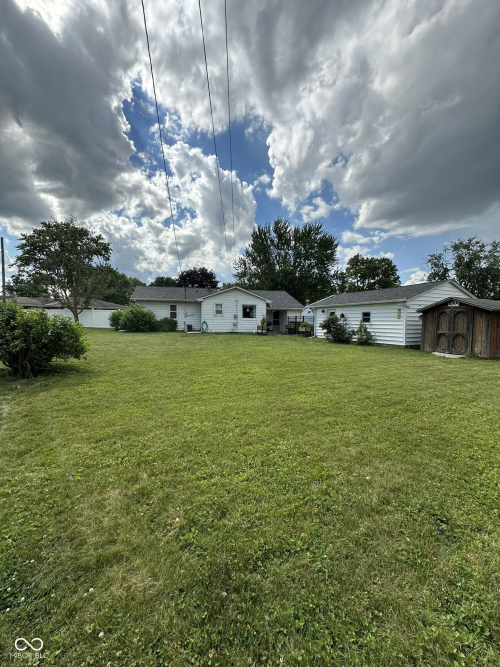 Listing Image 4