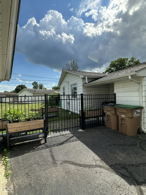 Listing Image 5