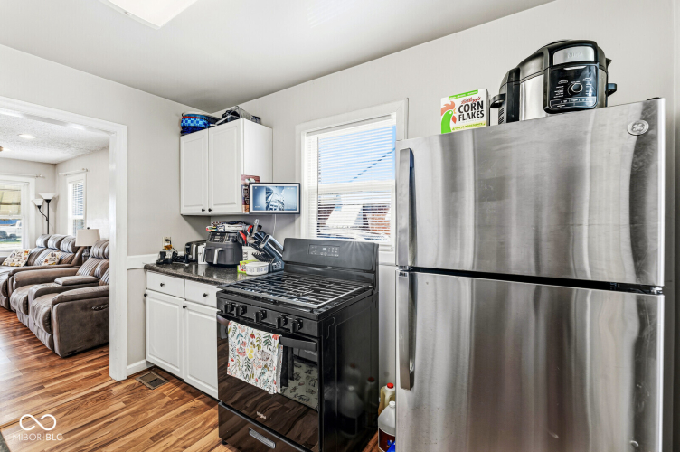 Listing Image 13