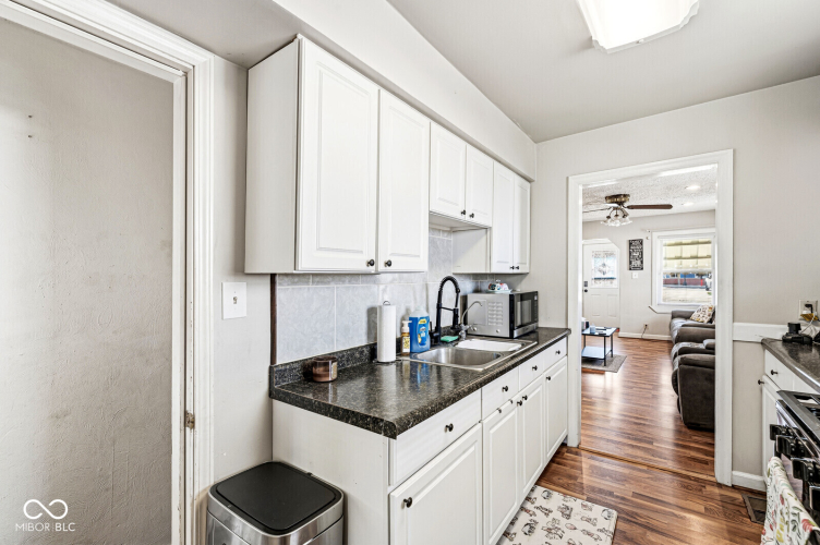 Listing Image 14