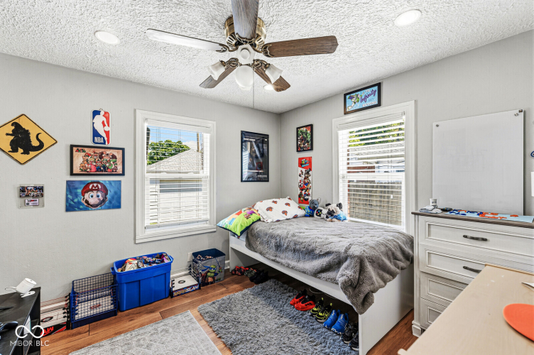 Listing Image 10