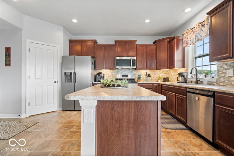 Listing Image 13