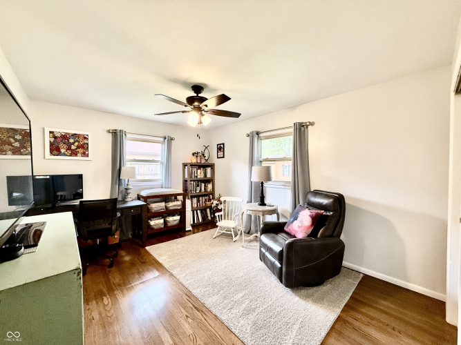 Listing Image 11