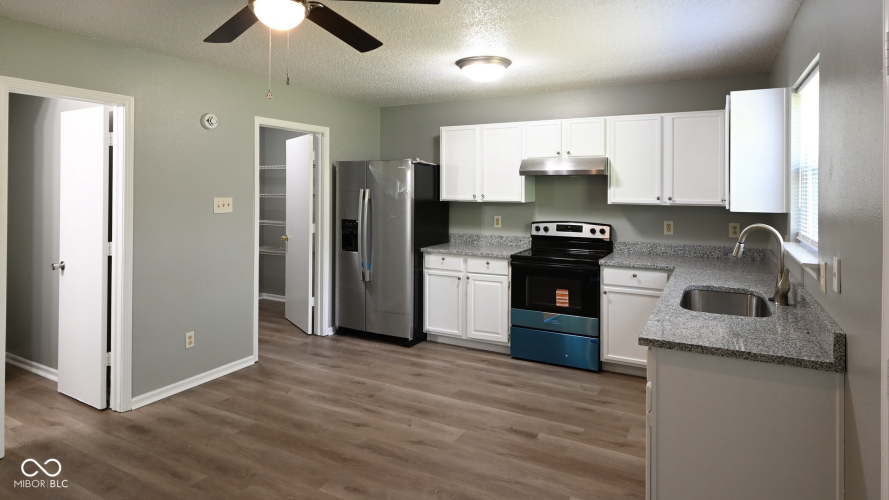 Listing Image 29
