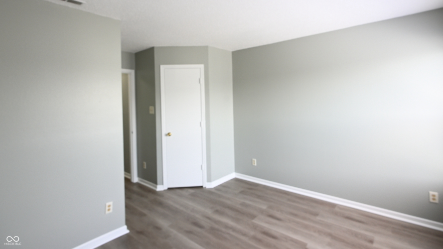Listing Image 52