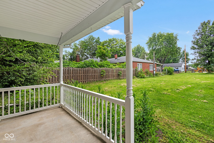 Listing Image 3