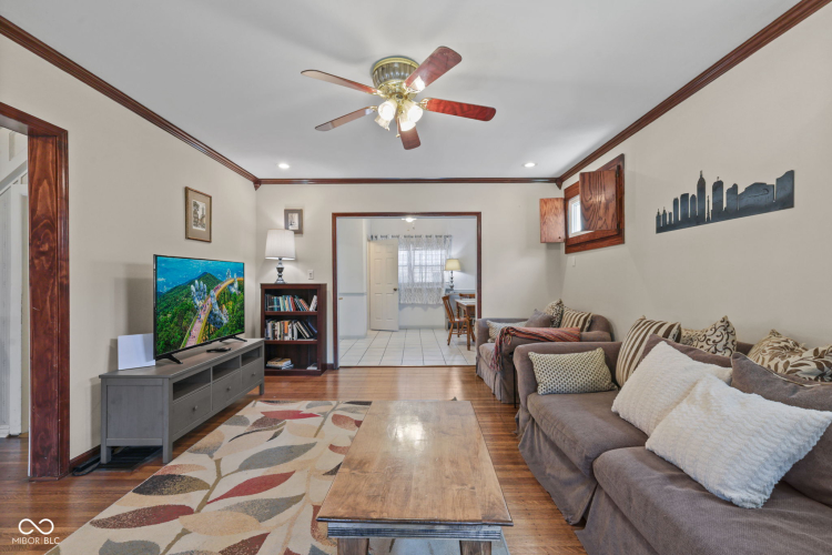 Listing Image 21