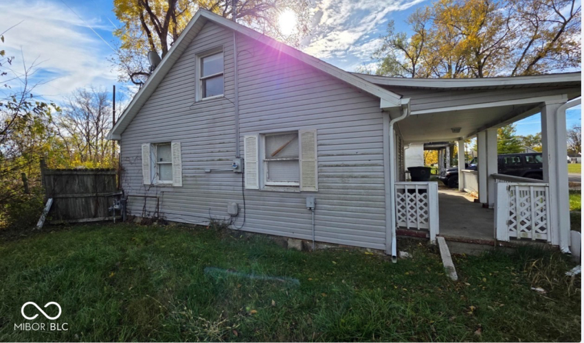 Listing Image 8