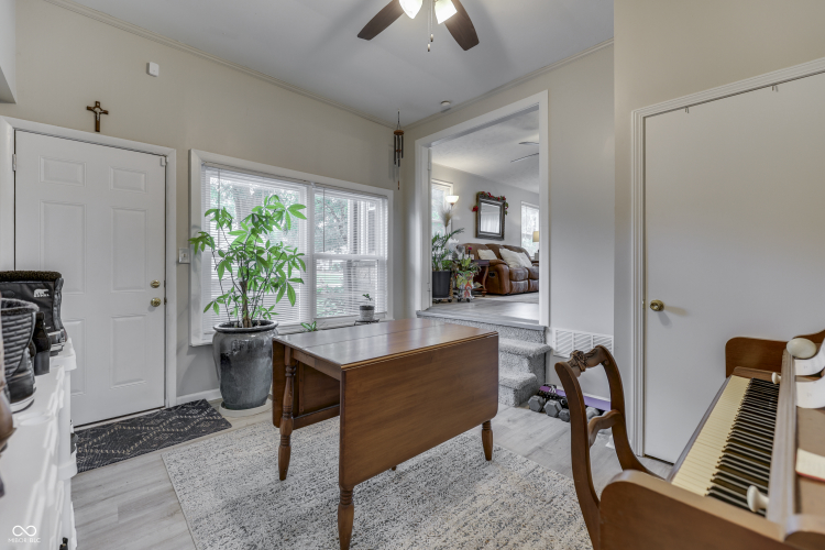 Listing Image 15