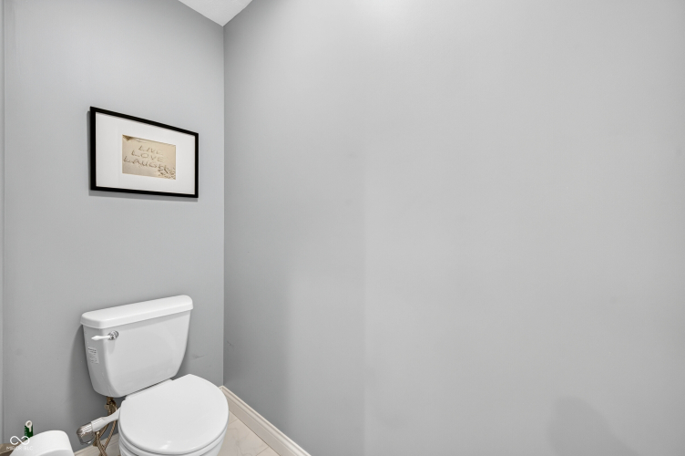 Listing Image 64