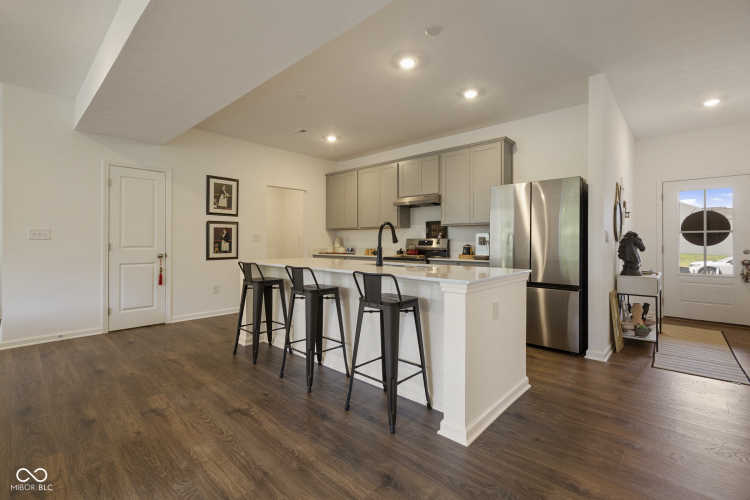 Listing Image 9