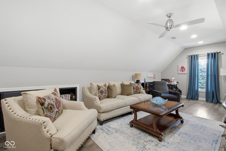 Listing Image 58