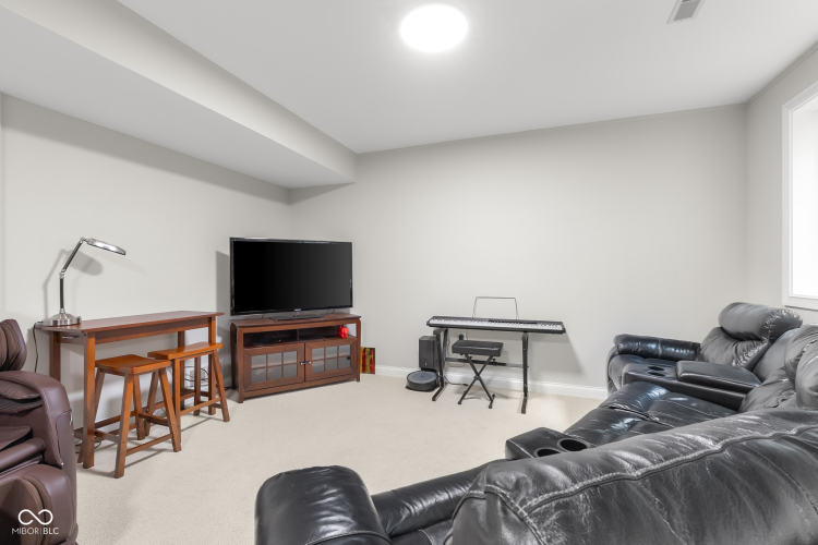 Listing Image 43