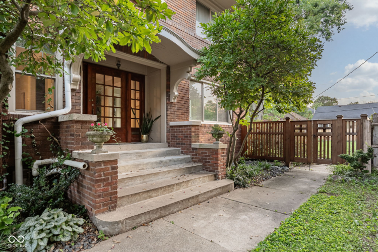 Listing Image 8