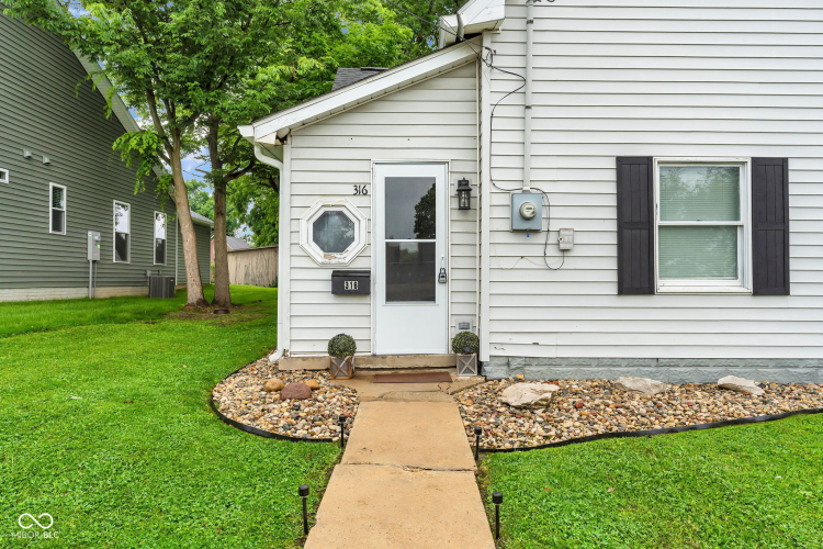 Listing Image 3