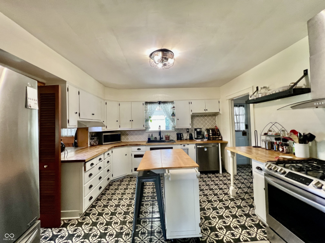 Listing Image 15