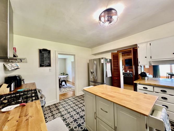 Listing Image 19