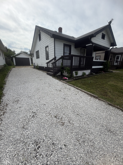 Listing Image 4
