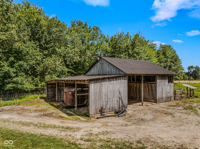 Listing Image 19