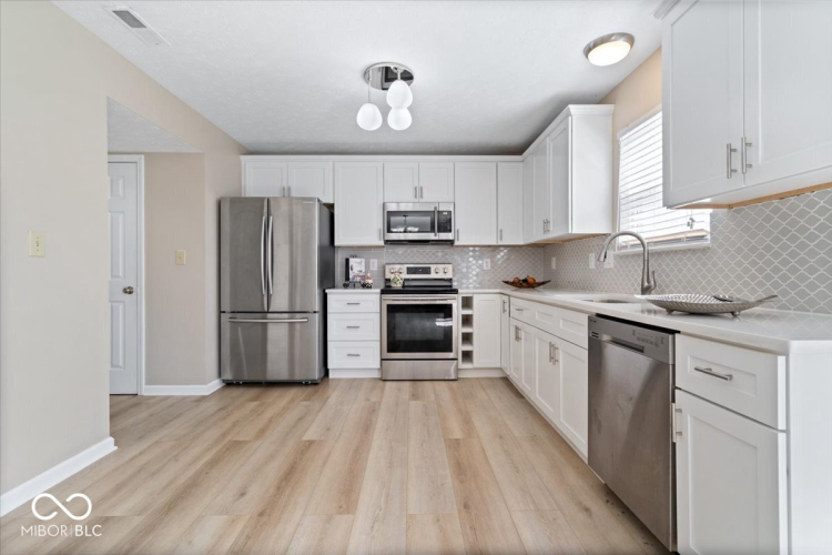 Listing Image 20