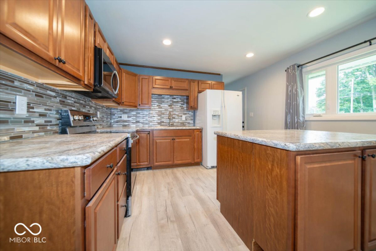Listing Image 15